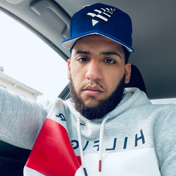 Profile Picture of Luis Rosa (@montanaa23384) on Poshmark