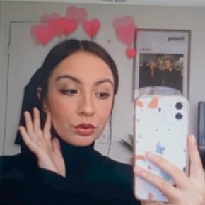 Profile Picture of Jess (@jessinpieces) on Twitter