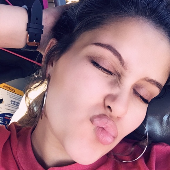 Profile Picture of Caitlin Engles (@caitlincait) on Poshmark
