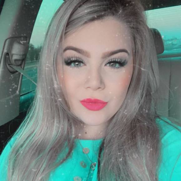 Profile Picture of Cheyenne Haseloff (@chaseloff19) on Poshmark