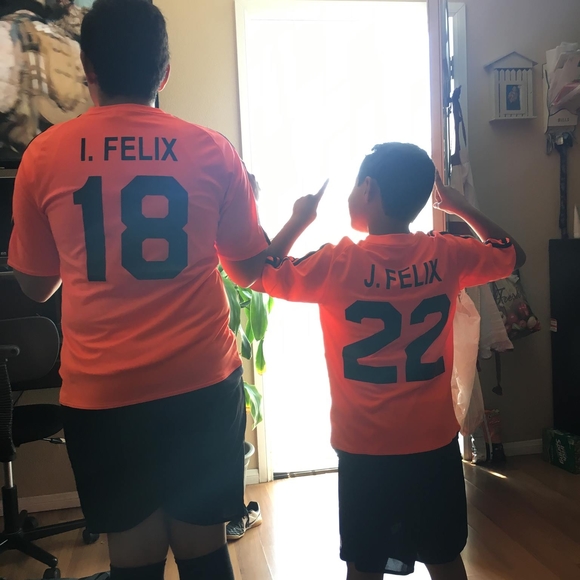 Profile Picture of Ivan Felix (@ivanfelix1) on Poshmark