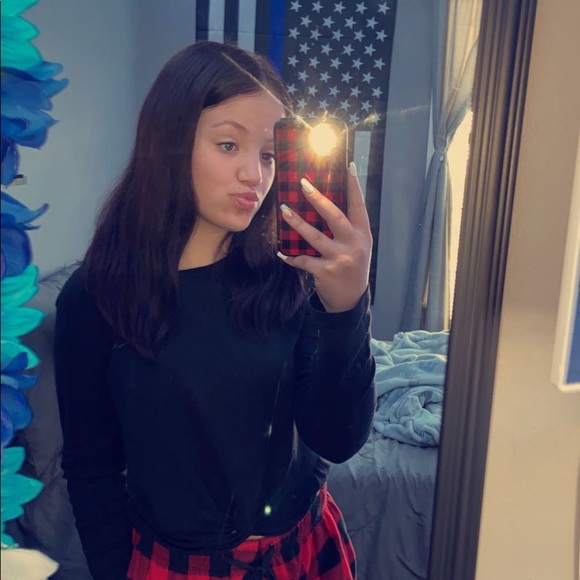 Profile Picture of Kayla Blinzler (@kayla0557) on Poshmark