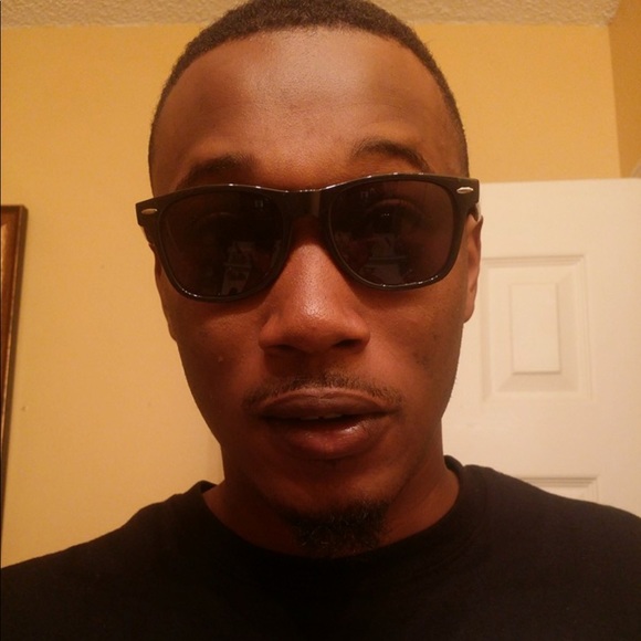 Profile Picture of Greg Moore (@smoovedaddy1017) on Poshmark