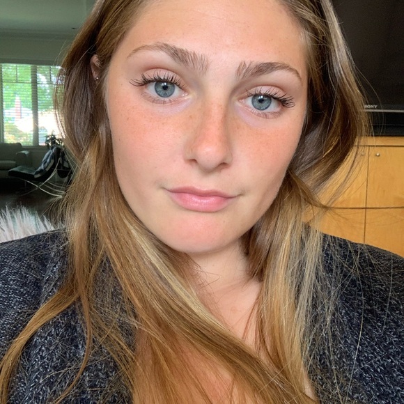 Profile Picture of Talya Wollner (@talyawollner) on Poshmark