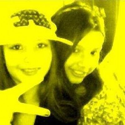 Profile Picture of Julia Braz (@juliabraz6) on Twitter