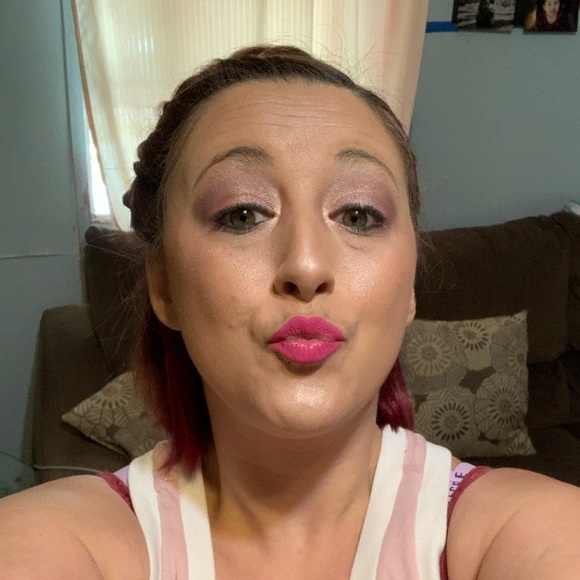 Profile Picture of Tabitha Oneal (@tabinichole29) on Poshmark