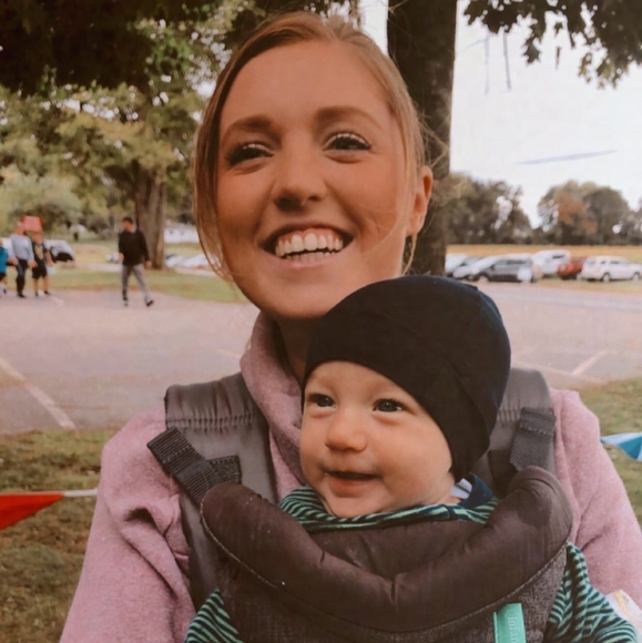 Profile Picture of Jessica Glessner (@glessnej) on Poshmark