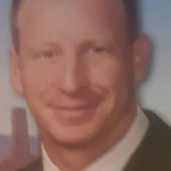 Profile Picture of David Lamoreaux (@davidlamoreaux) on Poshmark