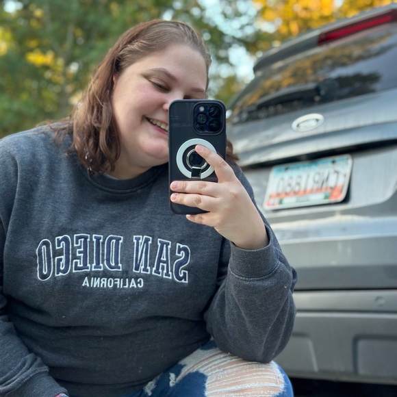 Profile Picture of Alexandra Wirthman (@alexwirthman) on Poshmark