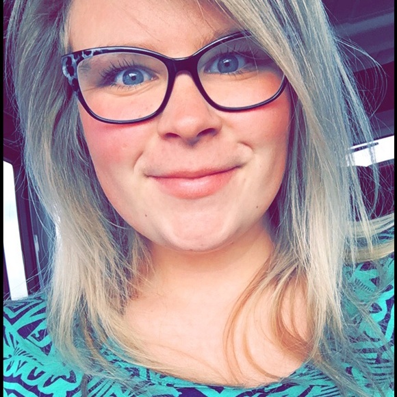 Profile Picture of Chelsie Winkleblack (@chelsieparsley) on Poshmark