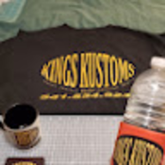 Profile Picture of Alexander King (@alexanderkin541) on Poshmark