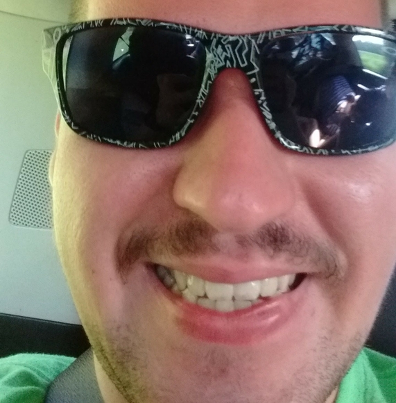 Profile Picture of Damien Cooper (@damiencooper) on Poshmark