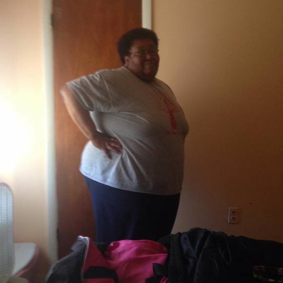 Profile Picture of Gladys Young (@younggladys1962) on Poshmark