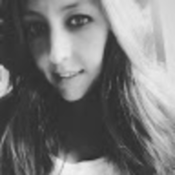 Profile Picture of Kelly Goodspeed (@kellygoodspeed) on Poshmark