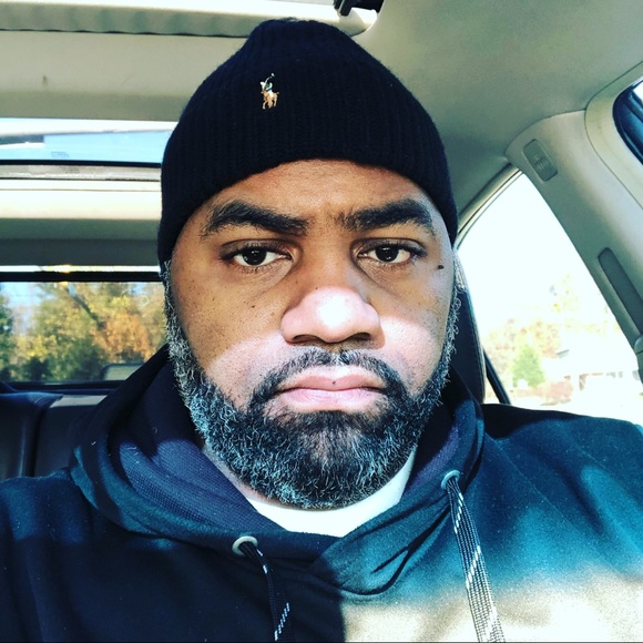 Profile Picture of Maurice Hutcherson (@hutcherson008) on Poshmark