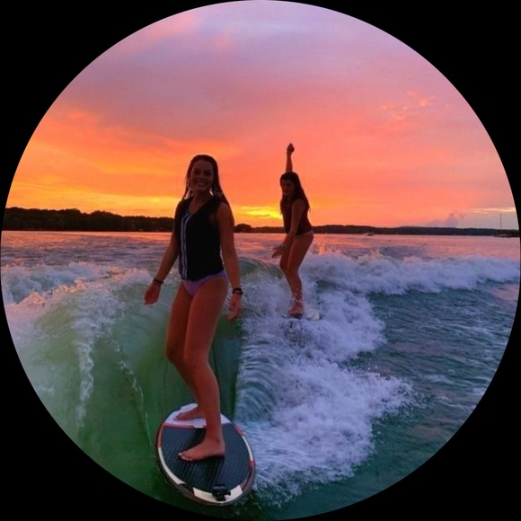 Profile Picture of Chloe Pusch (@chloepusch) on Poshmark