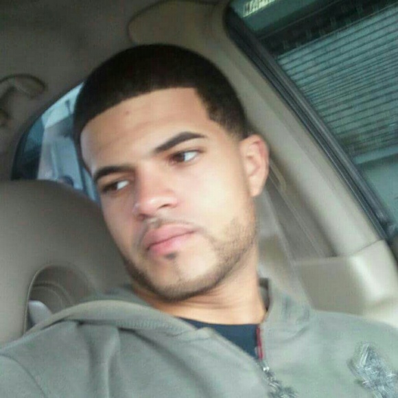 Profile Picture of Kerwin Paulino (@kmykol) on Poshmark