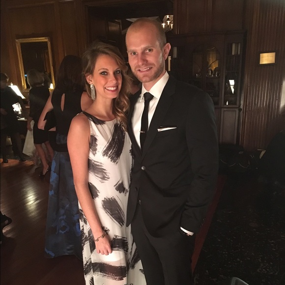 Profile Picture of Lindsey Fassler (@lindseyeocon) on Poshmark