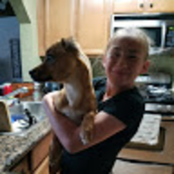 Profile Picture of Lily Genschaw (@lilygenschaw) on Poshmark