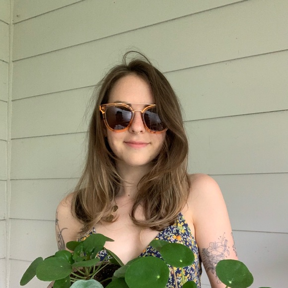 Profile Picture of Rachel Crabtree (@raycrabtree) on Poshmark