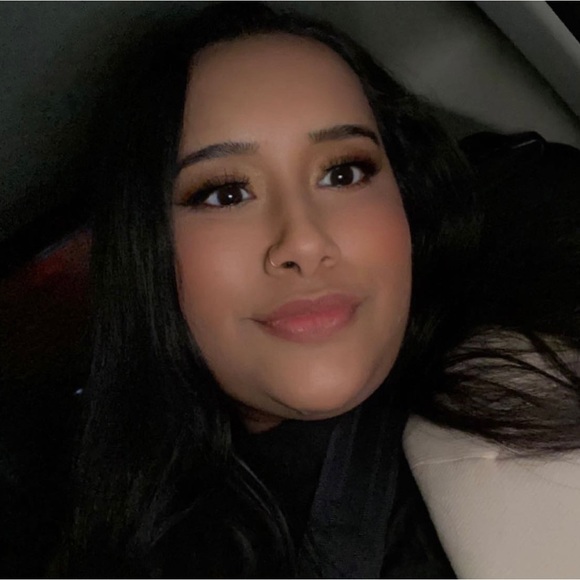 Profile Picture of Noshin Chowdhury (@noshinchowdh351) on Poshmark