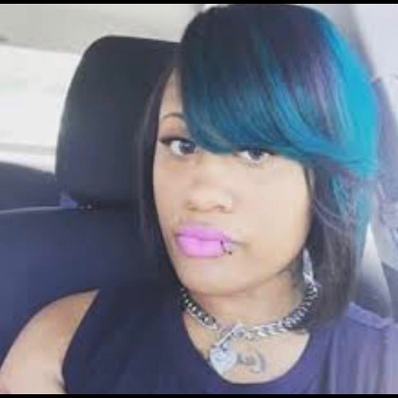 Profile Picture of Candice Phillips (@candicep90) on Poshmark