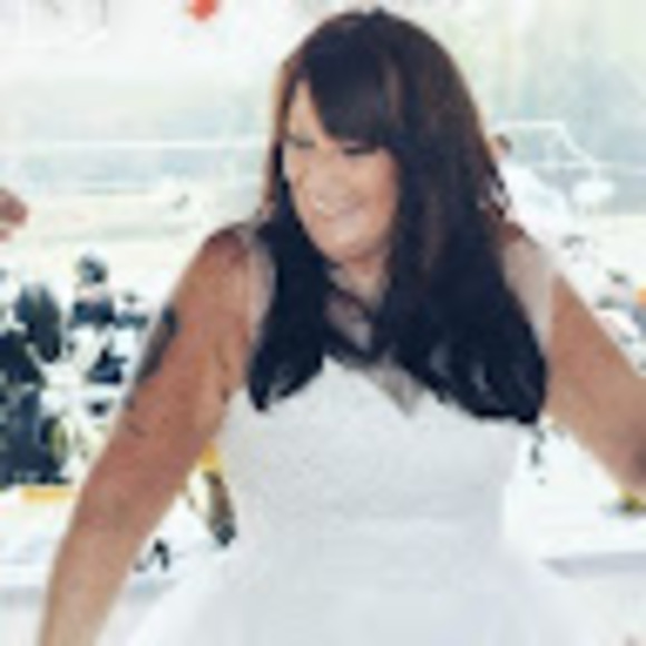 Profile Picture of Debra Knight (@debrae654) on Poshmark