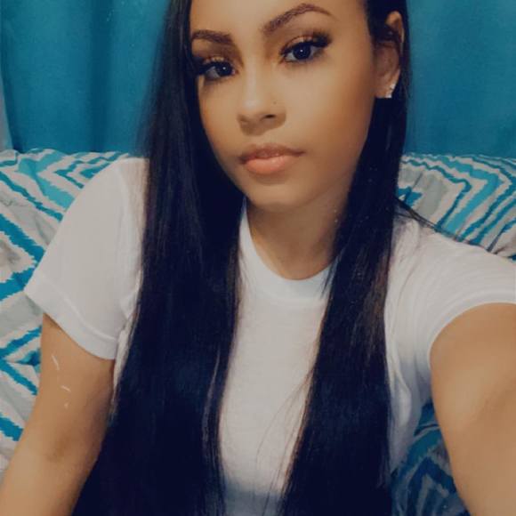 Profile Picture of Taneesha Pettway (@taneesha_p3000) on Poshmark