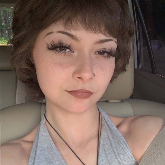 Profile Picture of Lily Bridwell (@lilliths) on Poshmark