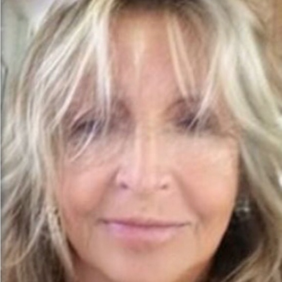 Profile Picture of Margaret Lynch (@margaretlync836) on Poshmark