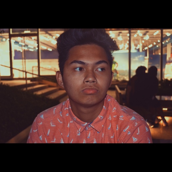 Profile Picture of Genesis Espelits (@_genessy_) on Poshmark