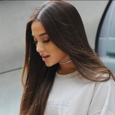 Profile Picture of 𝚁𝚘𝚜𝚎𝙼𝚊𝚛𝚢 | 𝚌𝚎𝚘 𝚘𝚏 𝚌𝚕𝚘𝚞𝚍𝚜  🌝 ☁️ (@LuvhRoseMary) on Twitter