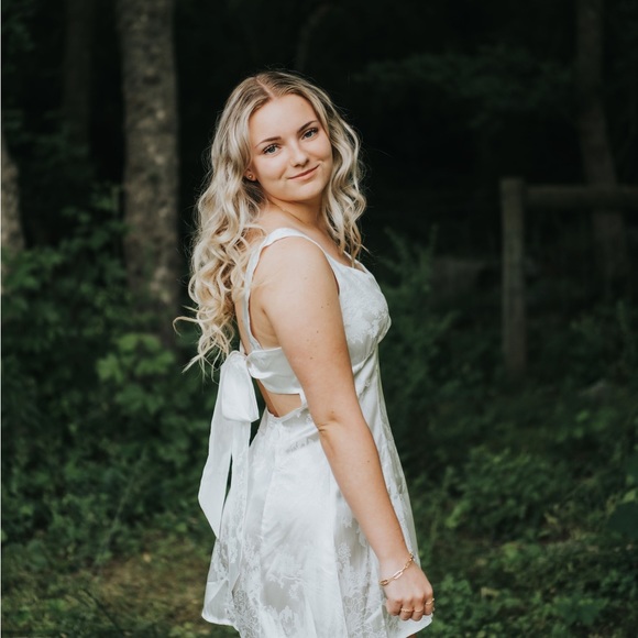 Profile Picture of Hailey Duncan (@haileyduncan23) on Poshmark