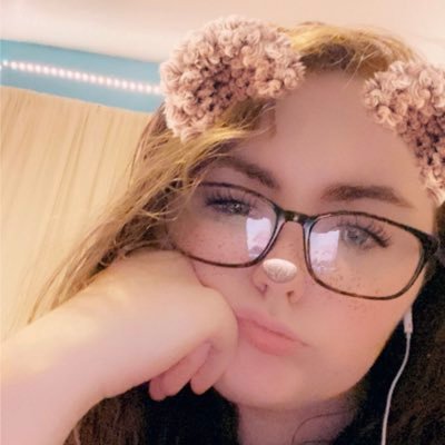 Profile Picture of Danielle Deskins (@ScootScootDanny) on Twitter