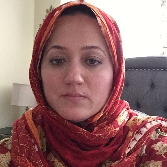 Profile Picture of Beenish Khan (@simpl_maham) on Poshmark