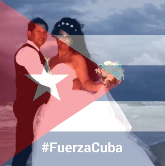 Profile Picture of Roxy Rox (@r_rox) on Poshmark