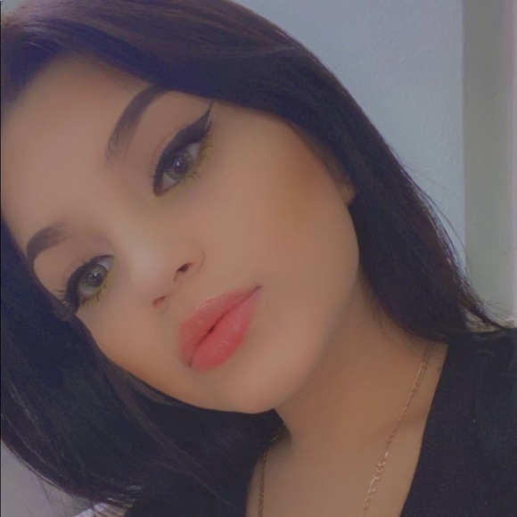 Profile Picture of Leila Murga (@murgaleila) on Poshmark