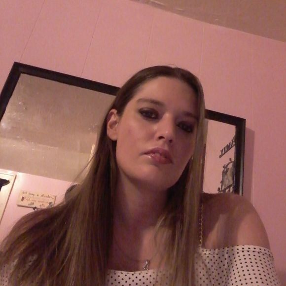 Profile Picture of Tara Shelinbarger (@kyliesmom1986) on Poshmark