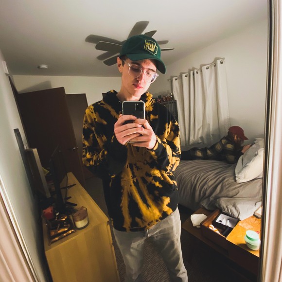 Profile Picture of Nathan Pelland (@nathanlpelland) on Poshmark