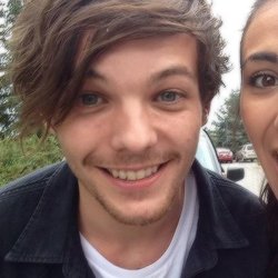 Profile Picture of A Loves Louis (@Iouisasfook) on Twitter