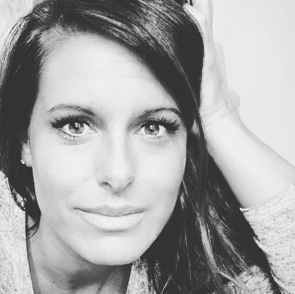 Profile Picture of Becca Grabinski (@beccagrabinski) on Poshmark