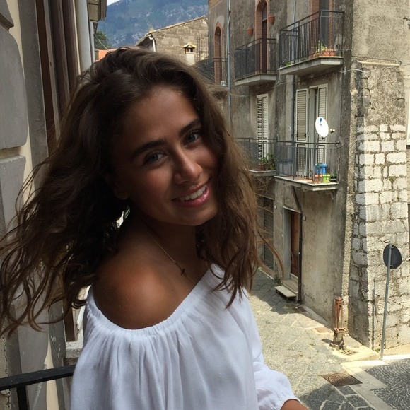 Profile Picture of Alissa Iovinelli (@alissa0214) on Poshmark