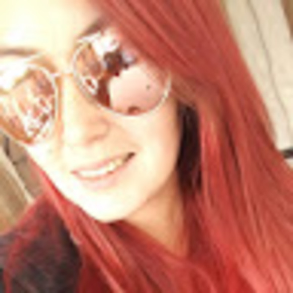 Profile Picture of Cassandra Prince (@cassandrapri224) on Poshmark
