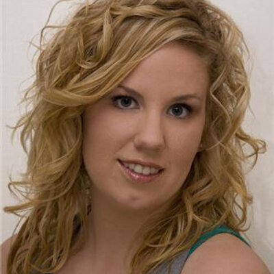 Profile Picture of Pamela Levesque (@Pamzell) on Twitter