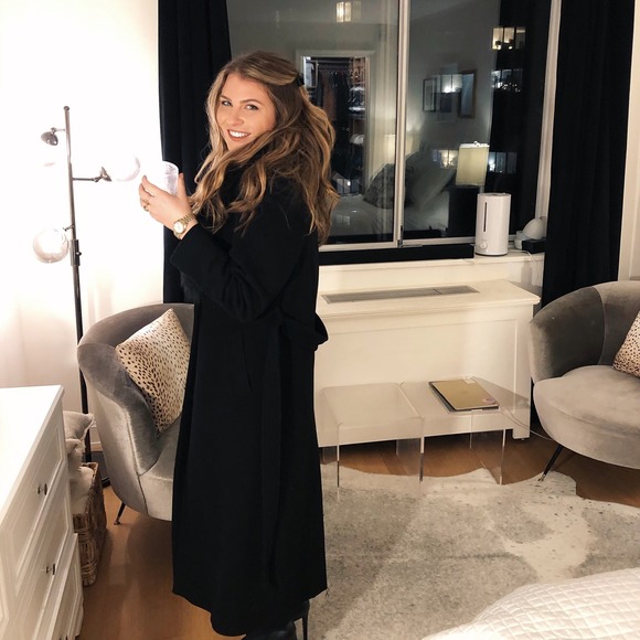 Profile Picture of Annie Mcroskey (@anniemcroskey) on Poshmark