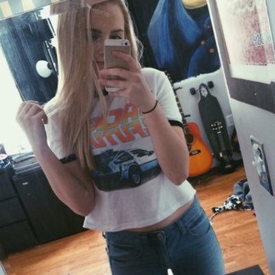 Profile Picture of Bianca Miller (@laurenmetria) on Twitter