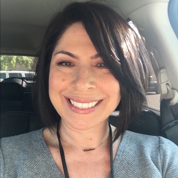 Profile Picture of Heather Urzua (@1919hru) on Poshmark