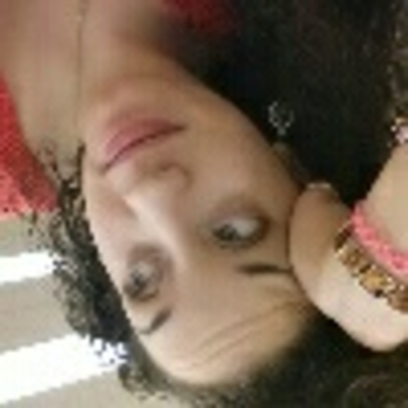 Profile Picture of Ashleigh Claudio (@kosherashcultr) on Poshmark