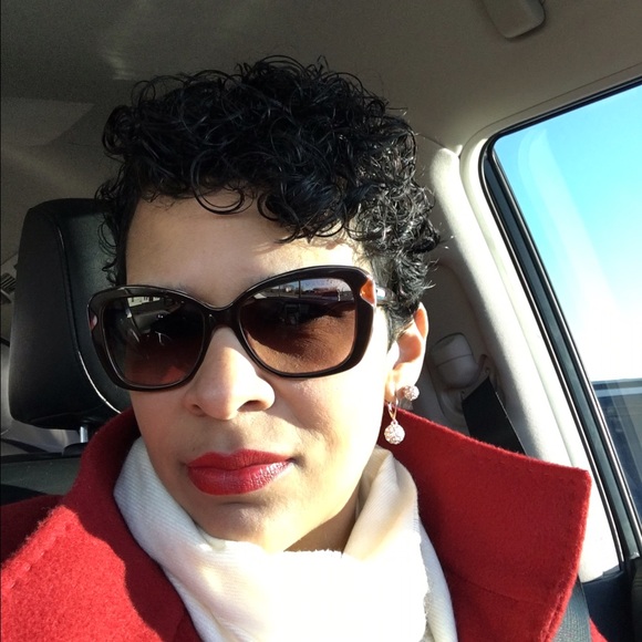 Profile Picture of Cicely Ellis (@cicelyellis) on Poshmark