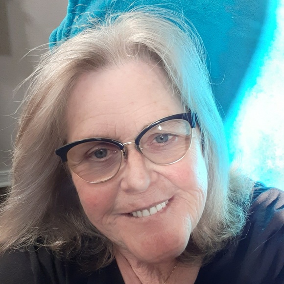 Profile Picture of Teresa Gallagher (@tgallagher845) on Poshmark